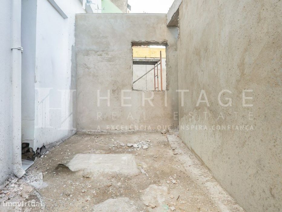 T0+1 totalmente remodelado com quintal e churrasqueira | Baixa da B...