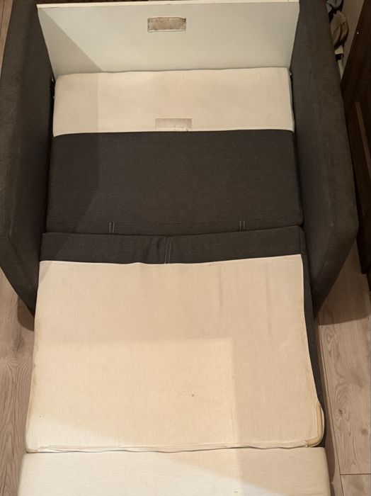 Fotel rozkładany z pojemnikiem na pościel