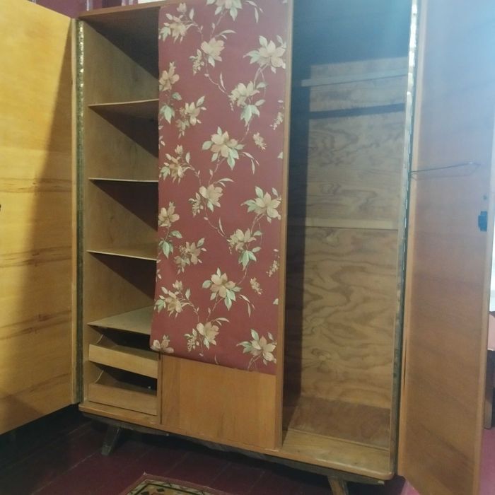 Гардероб тристворчатий