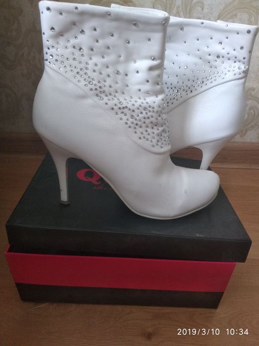 Черевички білі шкіряні весільні