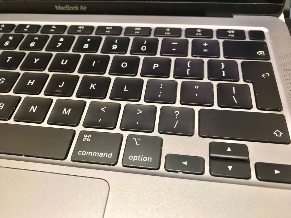 Apple MacBook Air M1 8GB 256GB SSD Retina 13,3” A2337