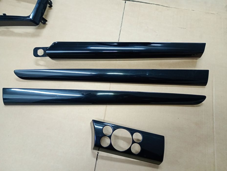 Dekory / listwy ozdobne Piano Black Astra H