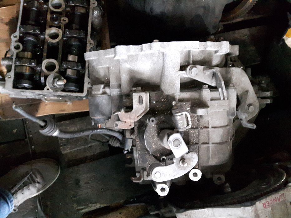 Mitsubishi colt 1.1 benzyna 05rok- Skrzynia biegów i inne części