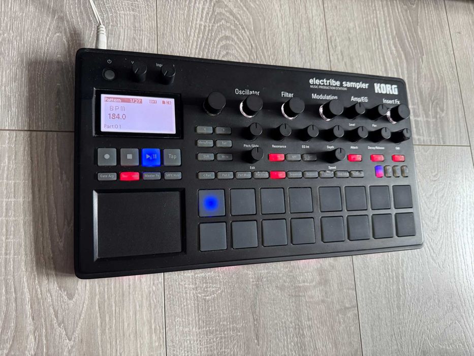 KORG Sampler Electribe 2s czarny pudełko