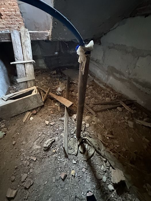 Будинок біля центрального озера м. Надвірна