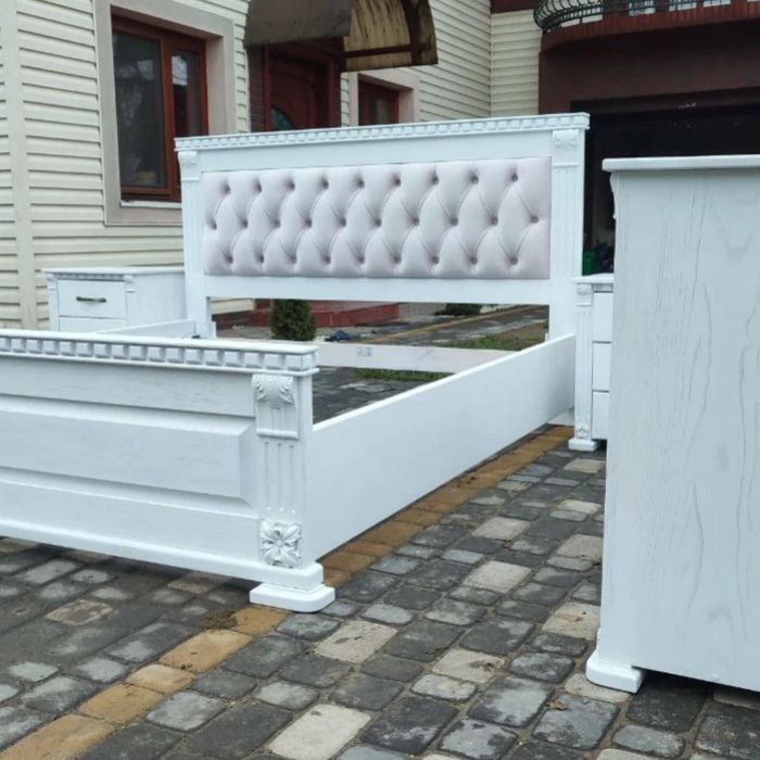 Ліжко. Кровать тумбочки та комоди