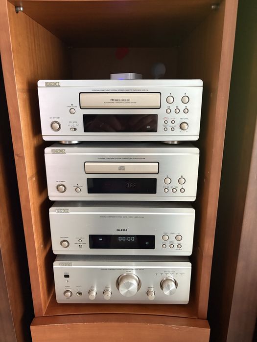 Aparelhagem em modulos da marca DENON