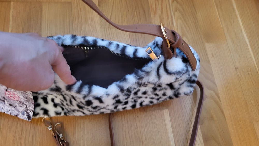 Сумка зі штучного хутра