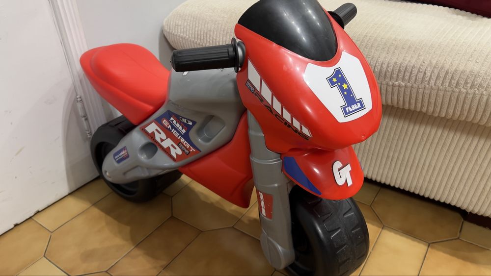 Motofeber 2 Racing para Menino + Capacete Feber