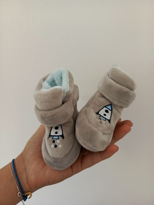 Buciki niechodki noworodek