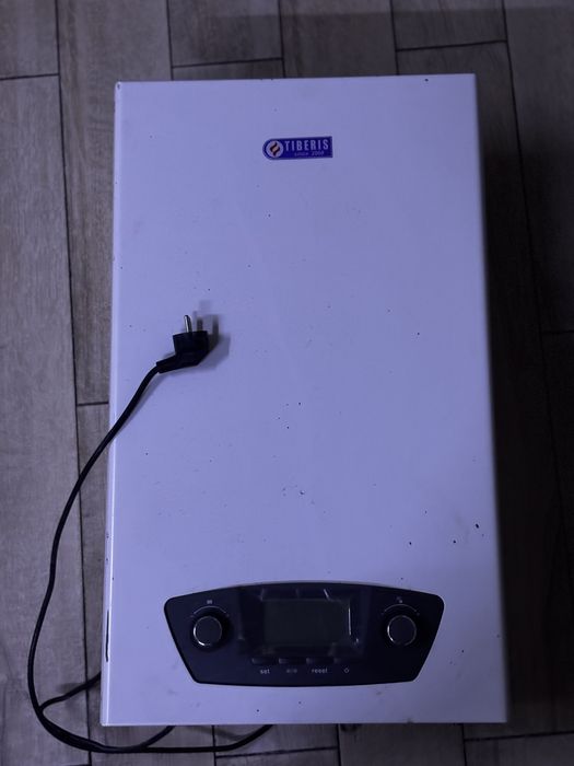 Продам котел  під ремонь