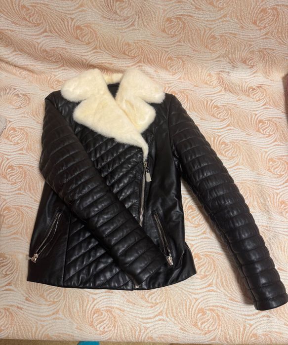 Шкіряна куртка з натуральним хутром
