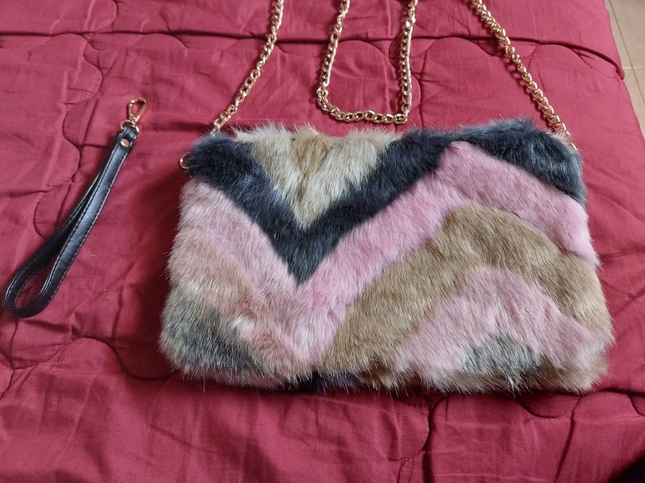 Pochete nova muito bonita