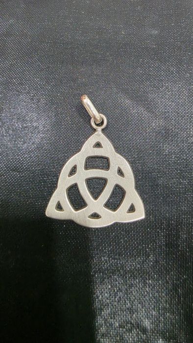 Pingente Nó Celta Triquetra em Prata de Lei