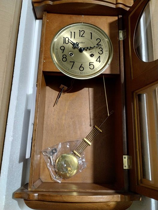 Zegar drewniany mechaniczny ścienny z wahadłem Adler model 11002