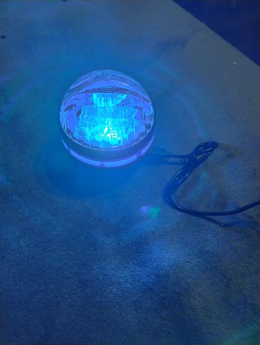 Lampki zewnętrzne LED z panelem słonecznym białe i czerwonw