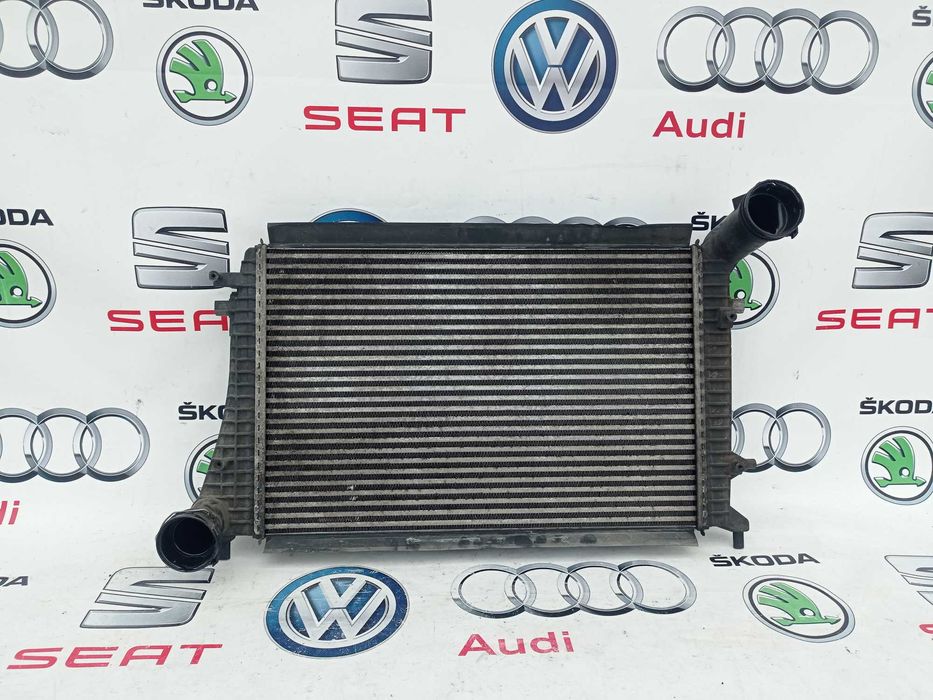 Радіатор інтеркулера інтеркулер Passat B6 Golf 5 Touran Caddy  1.9 2.0