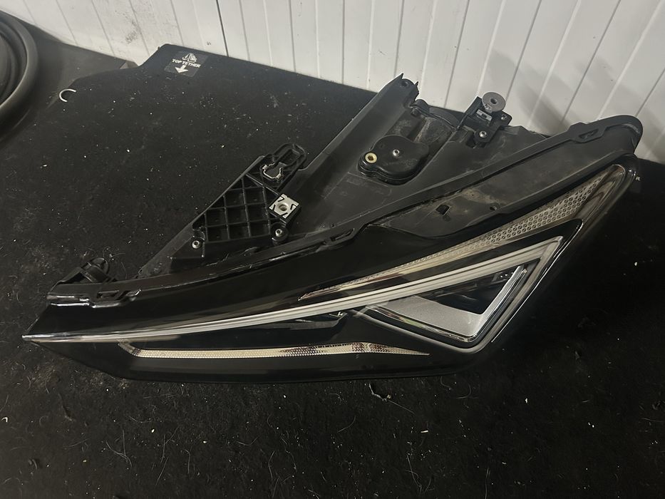 Farol led cupra formentor