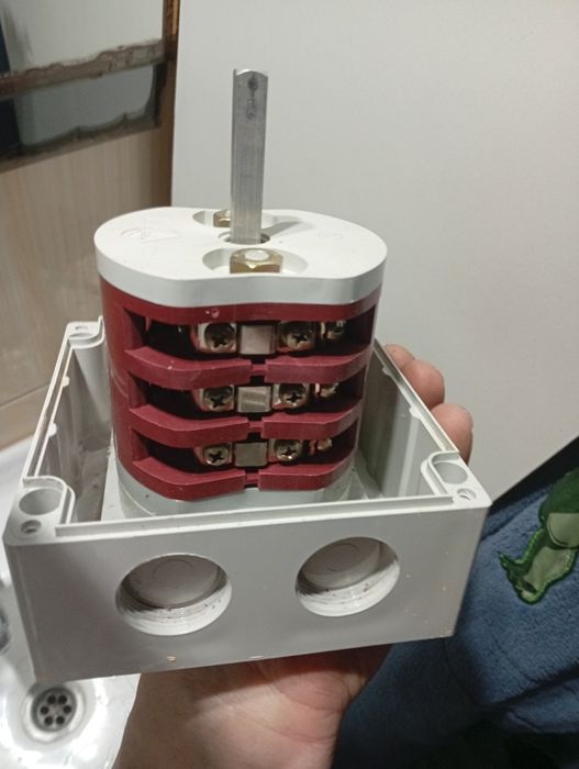 Włącznik krzyżowy