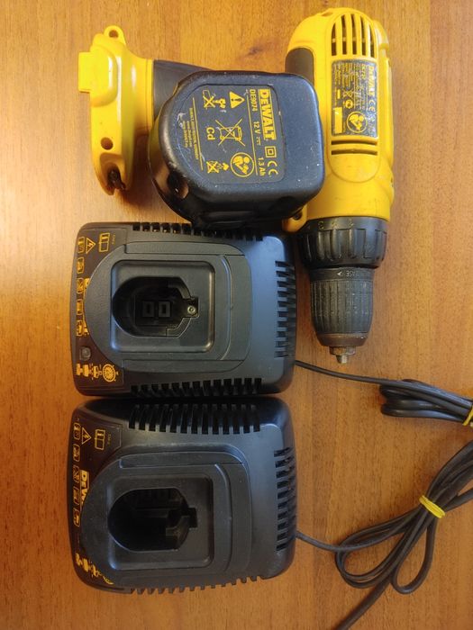 Шуруповерт dewalt dc727 и две зарядки оригинал