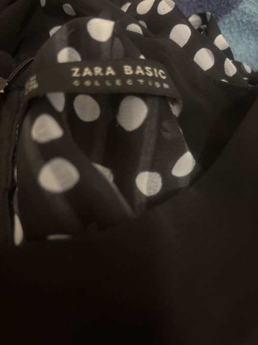 Blusa zara plissada com remate em laço.