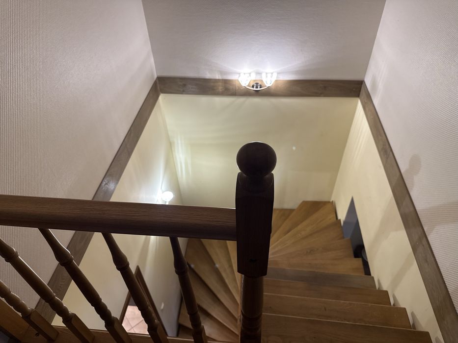 Sprzedam schody dębowe 17 stopni  3,26 mwysokie