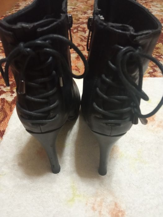 Продам. Ботинки женские. T. TACCARDI.