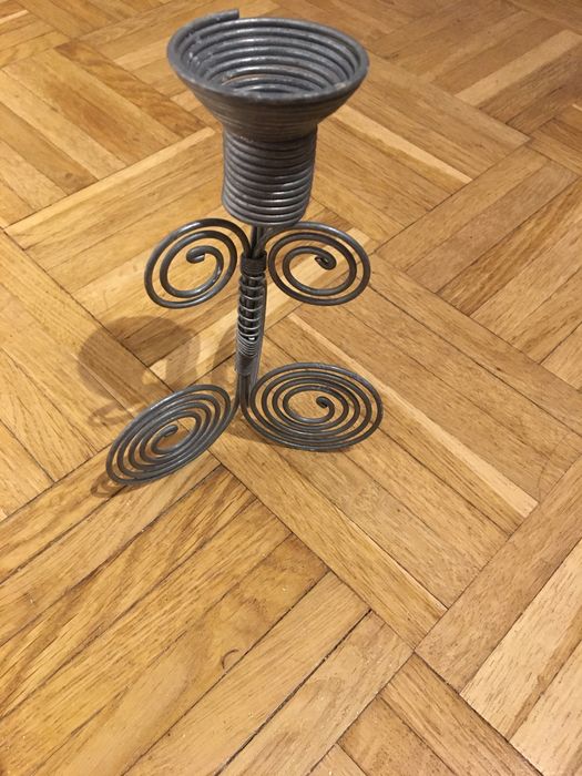 Metalowy swiecznik dekoracja