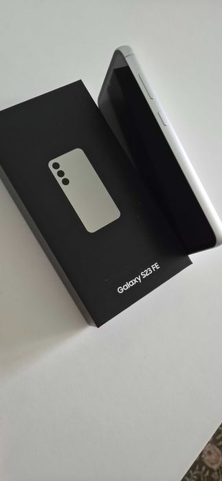 Smartfon Samsung Galaxy S23 FE