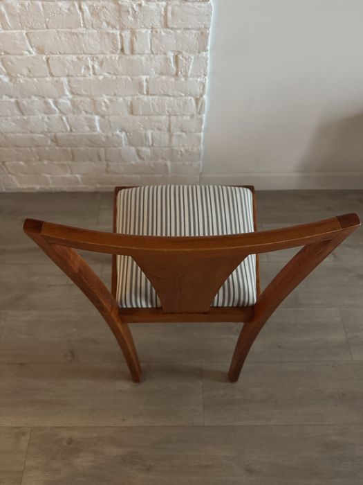 Krzesło z lat 60 tapicerowane odnowione (mam 8)