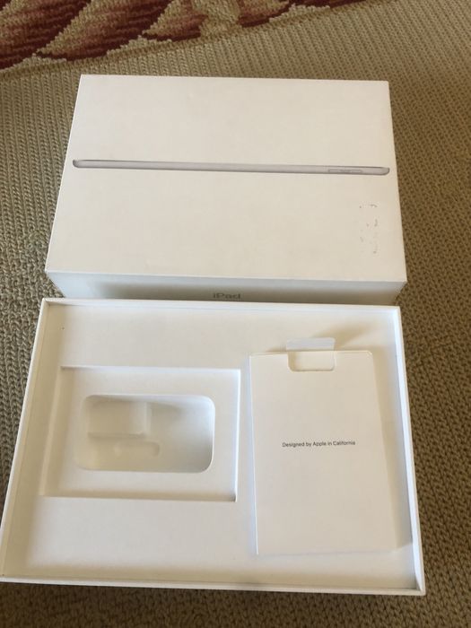 Apple iPad 6th Generation 128 GB Wi-Fi64751966425858122