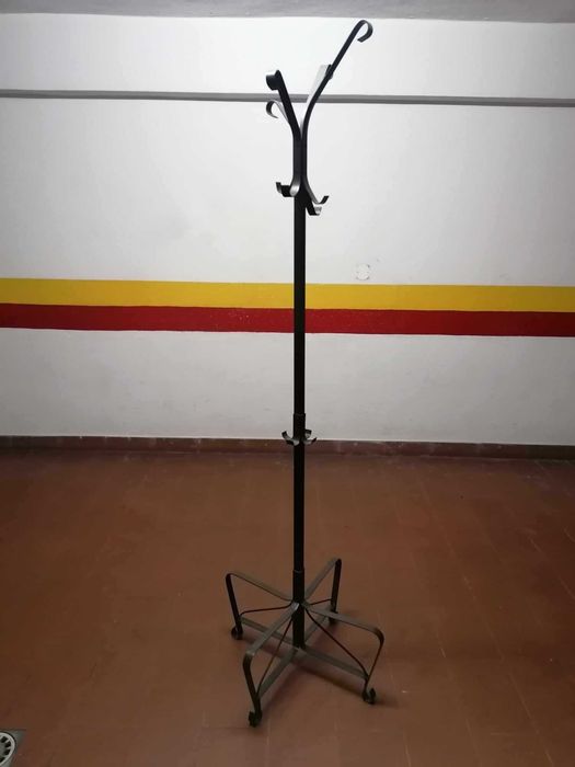 Cabide de Metal como novo