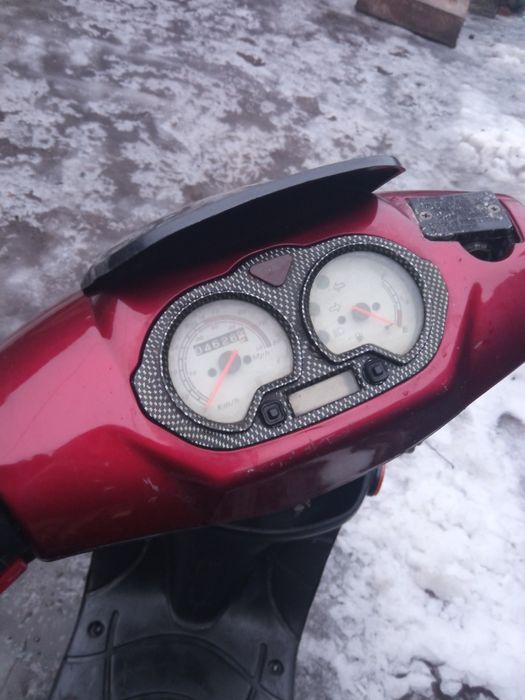 Скутер мопед дырчик мотороллер.