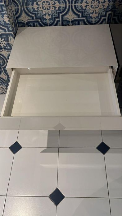 Mesas cabeceira brancas