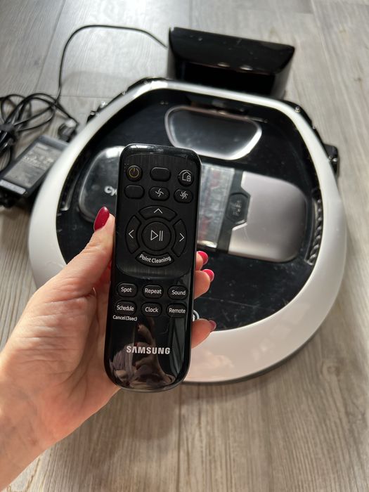 Робот пилосос samsung cyclone force Модель SR10M7030WW