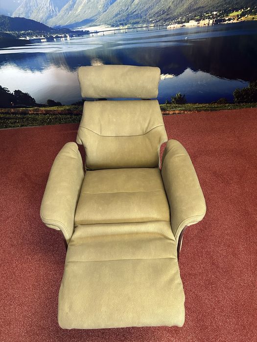 N:10.    Fotel obrotowy rozkladany relax, nowy.