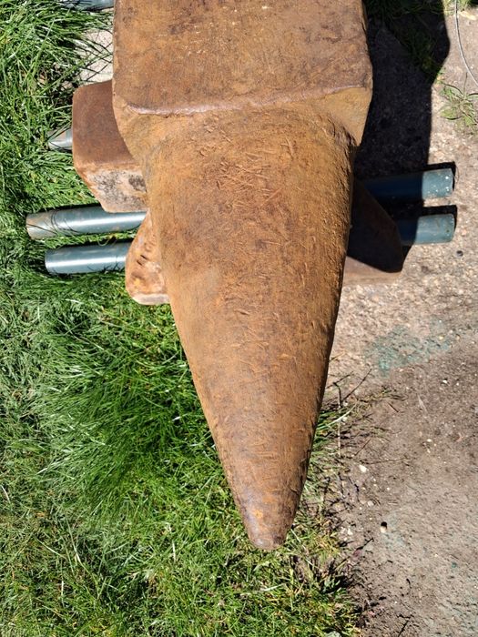 Kowadło kowalskie stare duże 200÷250kg