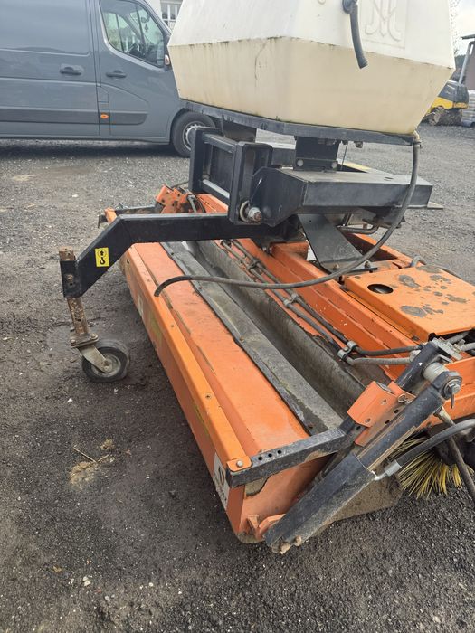 Zamiatarka pronar zm-2000 widlak,koparka,ładowarka