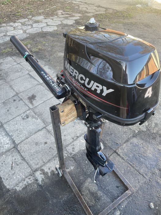 Silnik zaburtowy spalinowy Mercury F4 KM