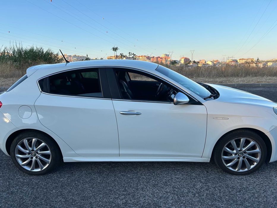 Alfa Romeo Giulietta_Versão Desportiva