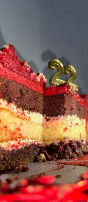 Bolo de aniversário, docinhos, salgados