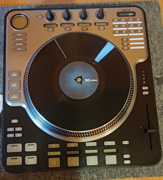 Deck DJ kontroler MIDI Stanton SCS.1d