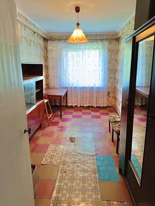 Продаж 4х кімнатної квартири по вул. 8 Березня