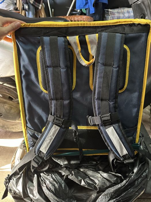 Vendo mala da glovo nova