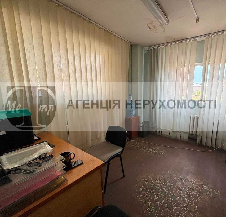 Оренда складу з двома рампами та офісами та власним санвузлом , 348 м2