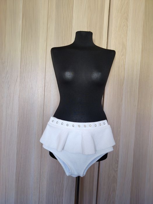 Biały dół od bikini falbanka S