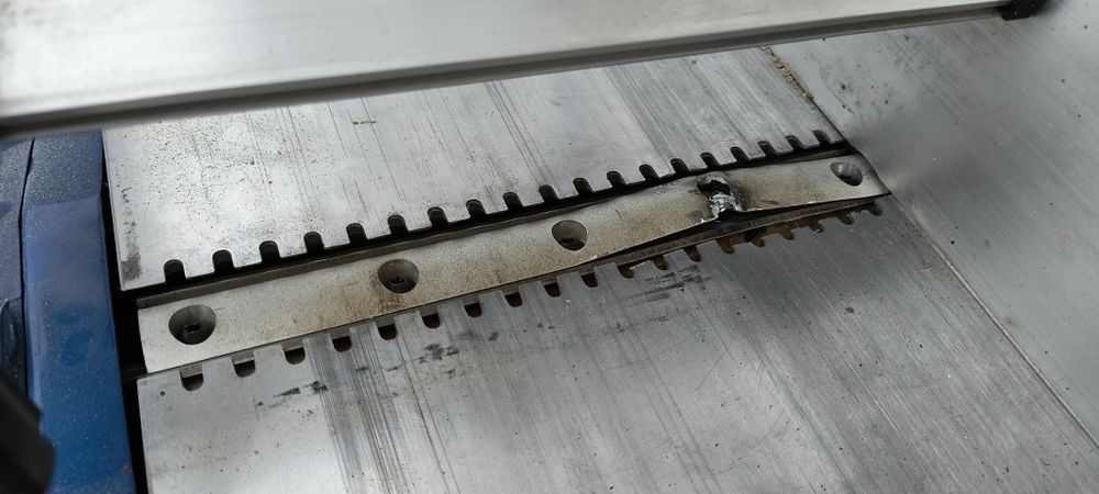 GRUBOŚCIÓWKO-wyrówniarka Scheppach HMS1080  uszkodzona na części