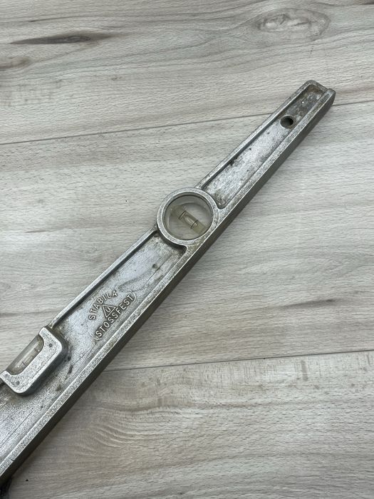 Stara aluminiowa poziomica Stabila