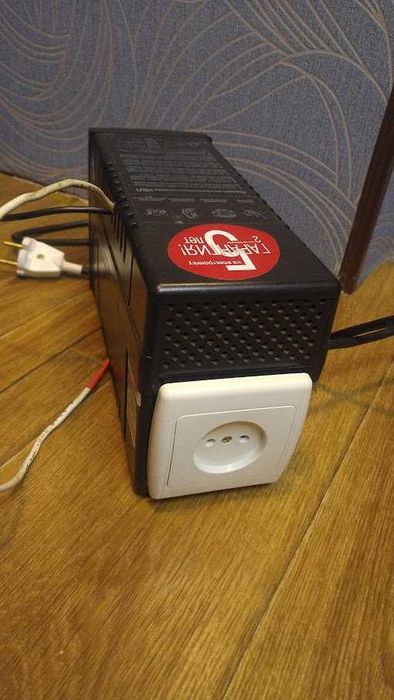 Источник бесперебойного питания Powercom BNT-400