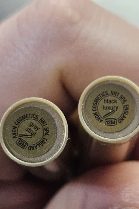 Avon - Eyeliner do kresek do oczu
